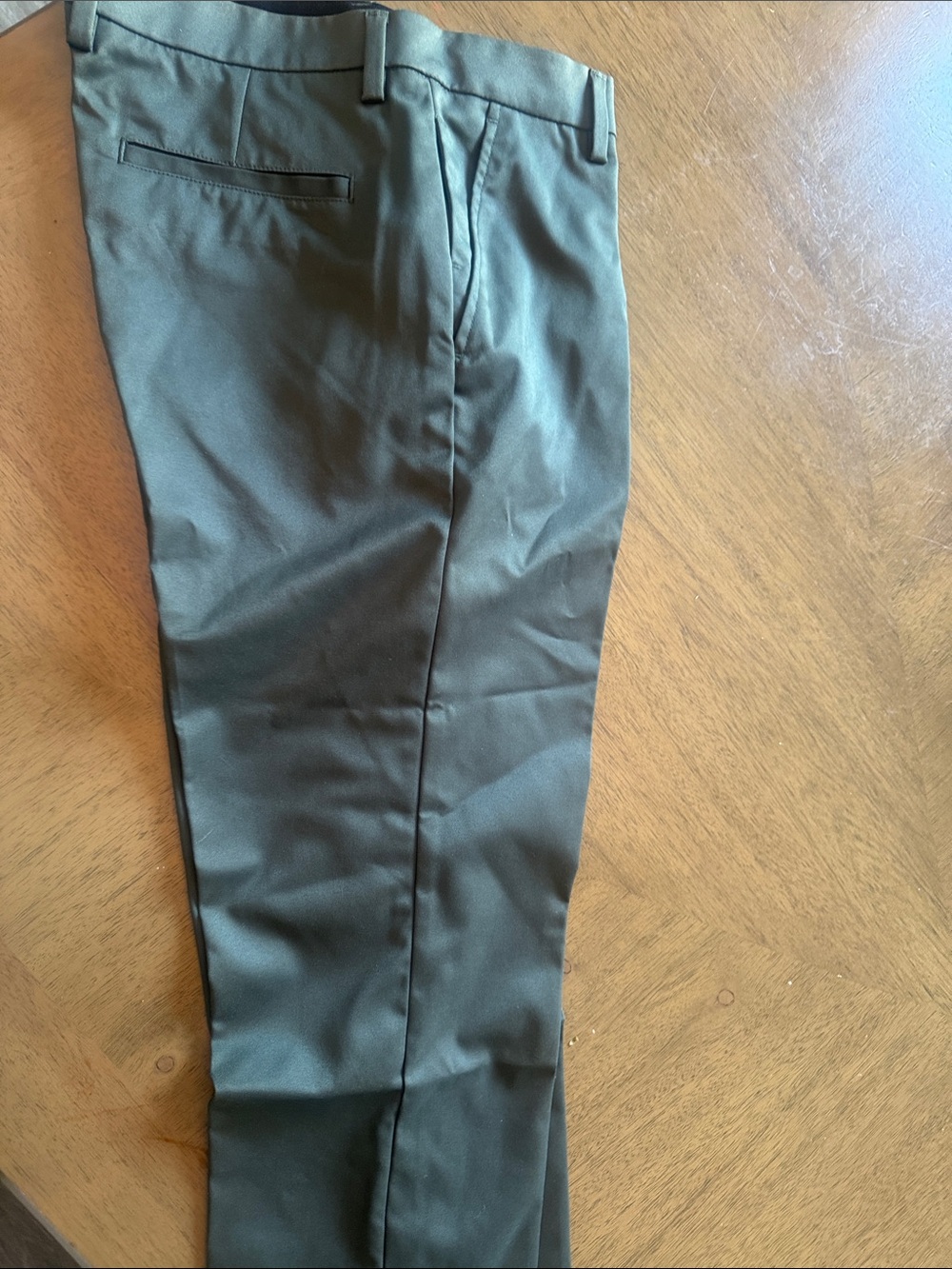 Amazon Essentials Men's Slim-Fit Stretch Golf Pant